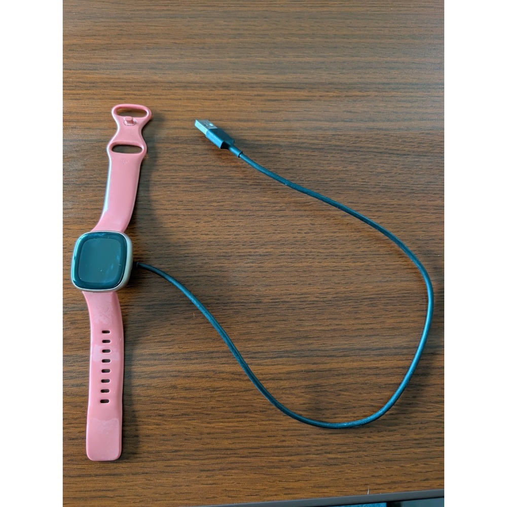 Google Fitbit Versa 4 FB523 Smart watch Peach Sand  With Charger TESTED WORKING